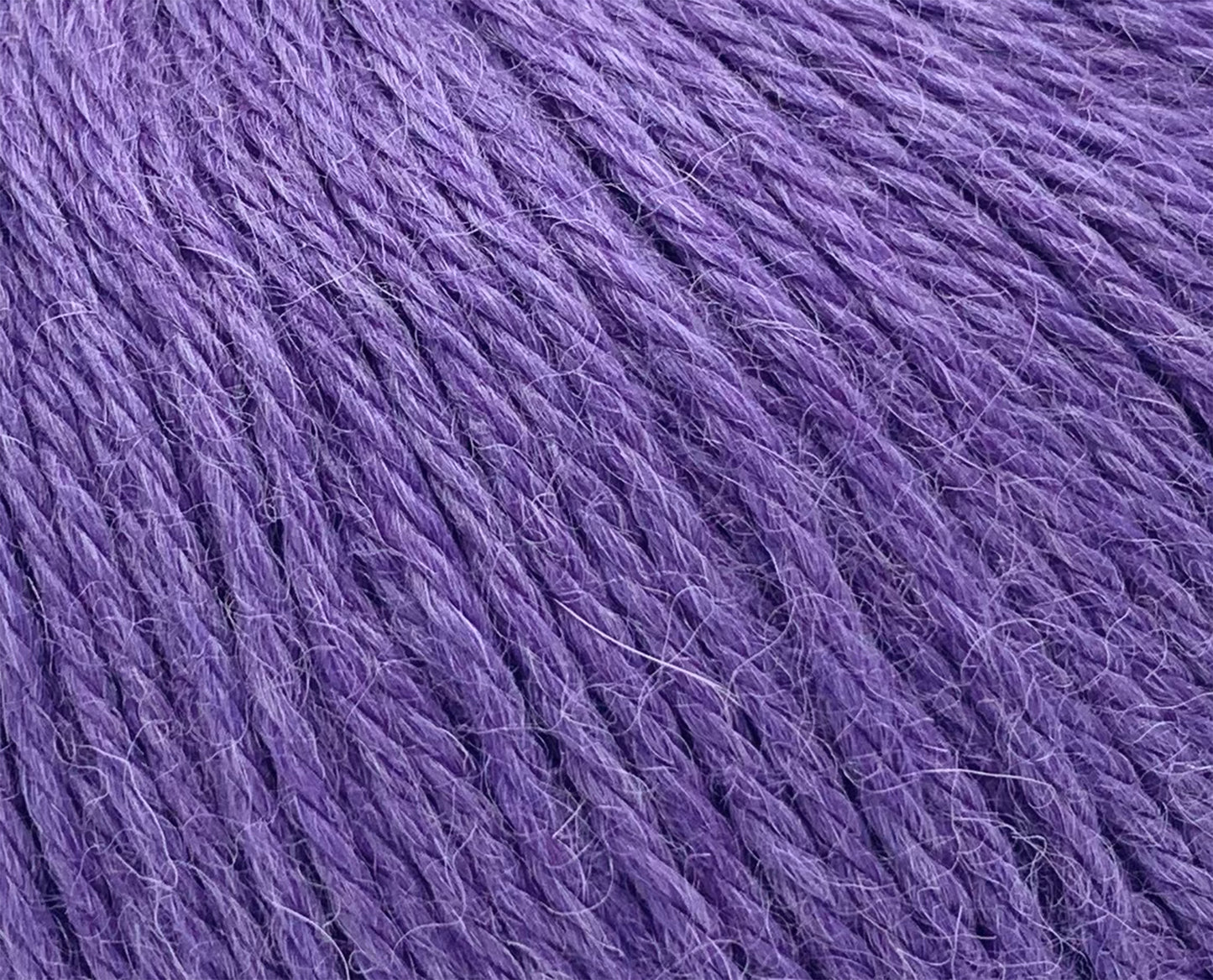 100% Baby Alpaca Yarn - Royalty Yarns Extra Soft Worsted #4 Baby Alpaca 4 Ply Yarn for Knitting, Crocheting and Weaving 200 Grams